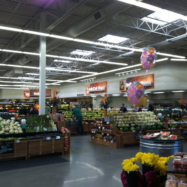 Photo taken at Hy-Vee by Heather K. on 3/29/2013