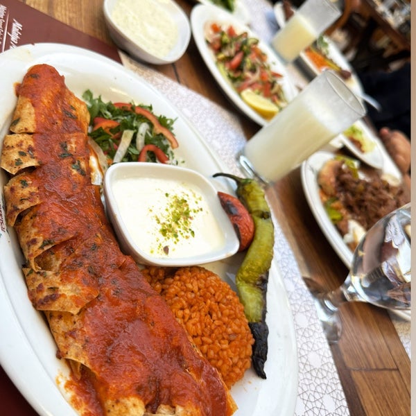Foto diambil di Çamlıca Restaurant Malatya Mutfağı oleh Pınar P. pada 7/21/2023