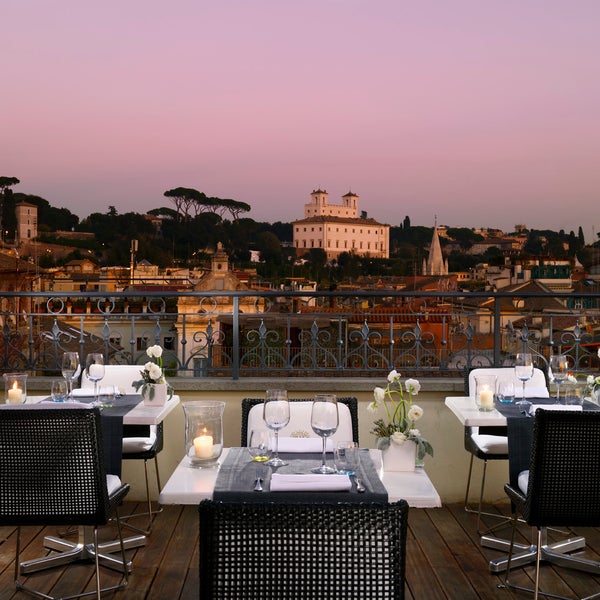 Das Foto wurde bei The First Luxury Art Hotel Roma von The First Luxury Art Hotel Roma am 5/27/2014 aufgenommen