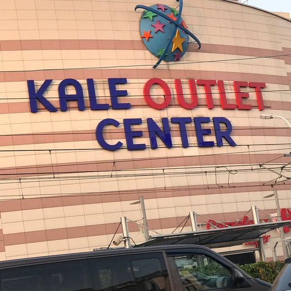 Photo taken at Kale Outlet Center by Ş E Y M A E R D E M on 8/5/2021