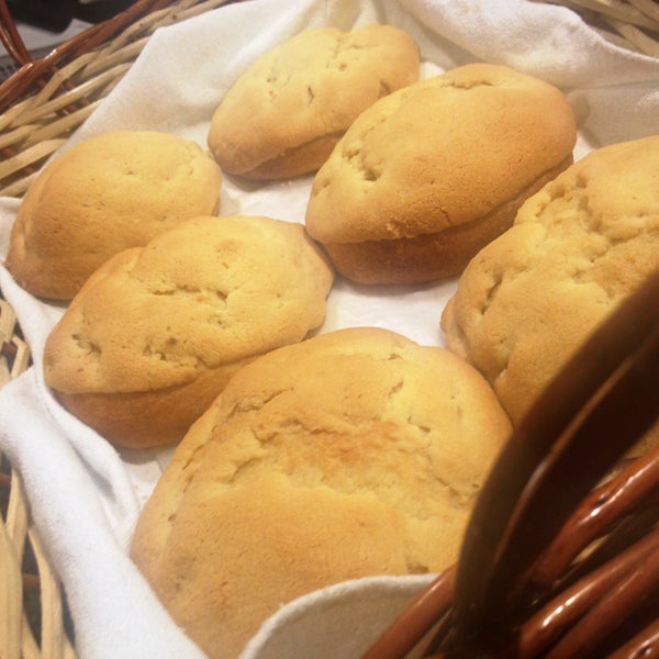 5/27/2014 tarihinde Brulé Panadería Artesanalziyaretçi tarafından Brulé Panadería Artesanal'de çekilen fotoğraf