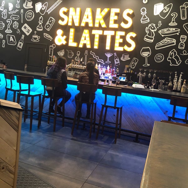 Снимок сделан в Snakes &amp; Lattes пользователем Sultan R. 1/17/2019