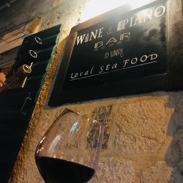 Foto scattata a Old Winery da Seval Y. il 8/1/2018