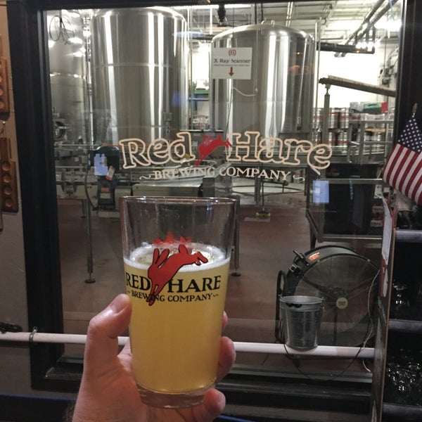 Foto tomada en Red Hare Brewing Company  por Brian H. el 7/13/2019