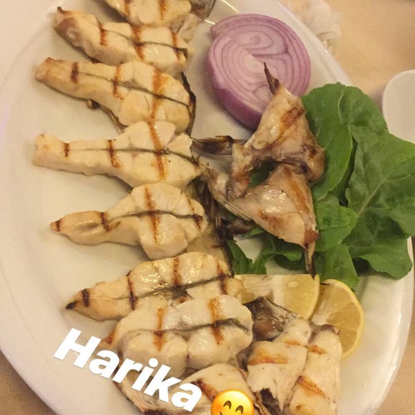 Photo taken at Ada Balık Restaurant by Cansu on 9/20/2018