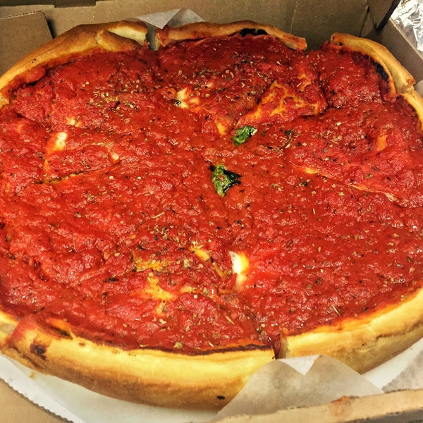 5/6/2016에 Kevin C.님이 Patxi&#39;s Pizza에서 찍은 사진