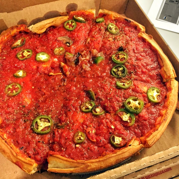 5/6/2016에 Kevin C.님이 Patxi&#39;s Pizza에서 찍은 사진