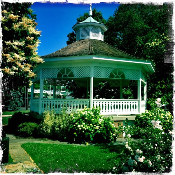 Sherman Green Gazebo Park in Fairfield