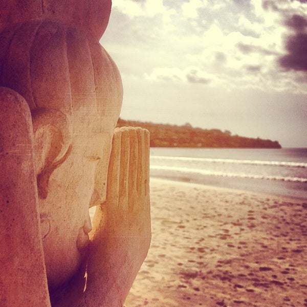 Muaya Beach Cafe Area Seafood Restaurant In Jimbaran