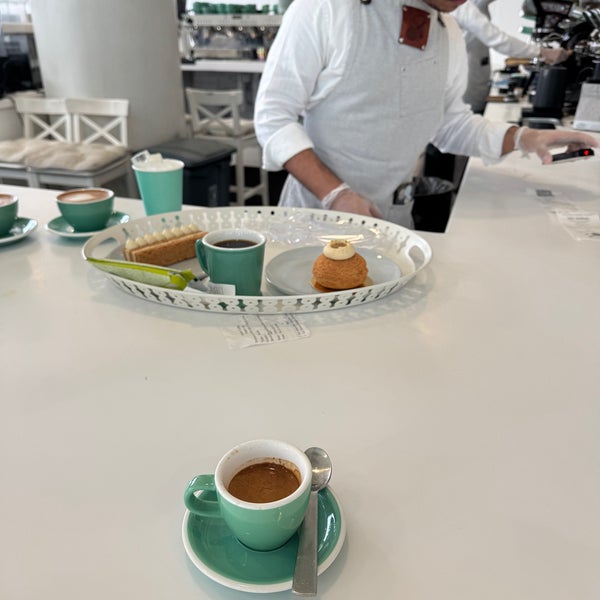Foto tomada en Sulalat Coffee  por ع el 5/17/2024