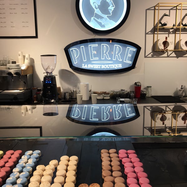 Foto diambil di Pierre – La Sweet Boutique oleh Julie S. pada 6/9/2017