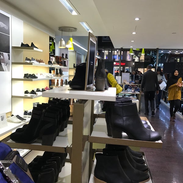 clarks 260 oxford street