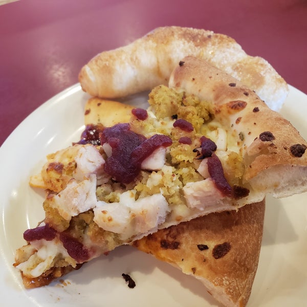 Photo taken at DoubleDave&#39;s Pizzaworks by David B. on 11/28/2018
