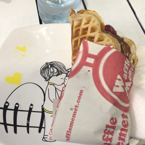 6/17/2018 tarihinde Umut L.ziyaretçi tarafından Waffle Memet'de çekilen fotoğraf