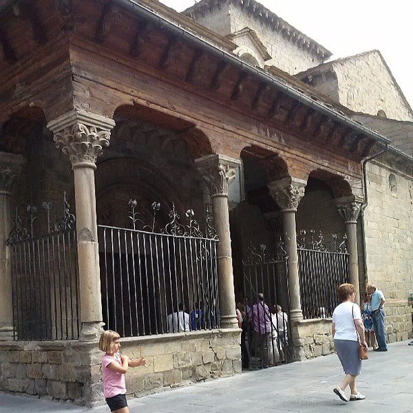 Photo taken at Catedral De Jaca by Ana Cris H. on 8/7/2013