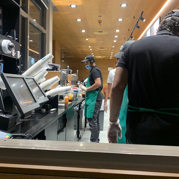 Foto diambil di Starbucks oleh ⛳️Fahad Alt pada 5/9/2020