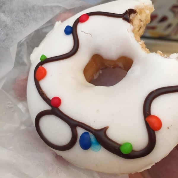 11/30/2014 tarihinde Ben S.ziyaretçi tarafından Krispy Kreme'de çekilen fotoğraf