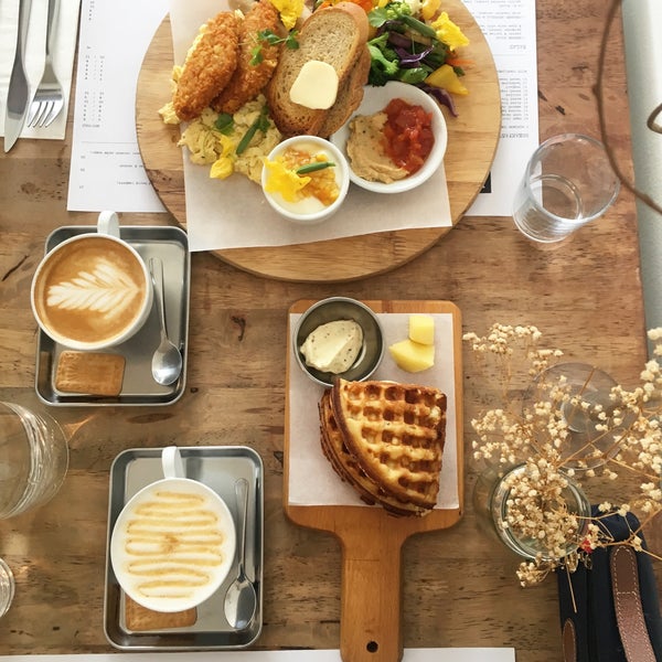 Love that you can create your own breakfast board here