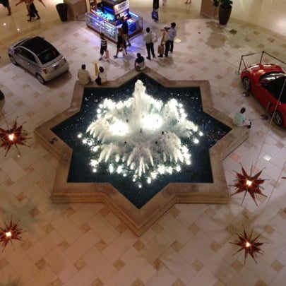 8/2/2012에 Carolina님이 Aventura Mall Fountain에서 찍은 사진