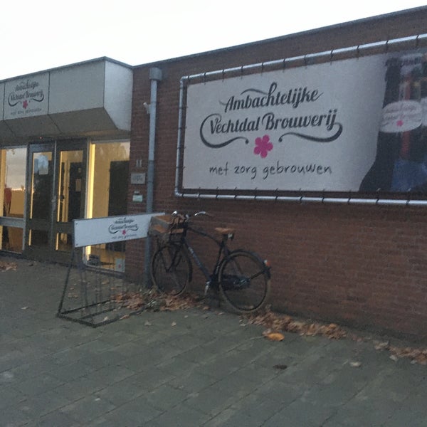 Foto diambil di Ambachtelijke Vechtdal Brouwerij oleh Jan P. pada 10/26/2019