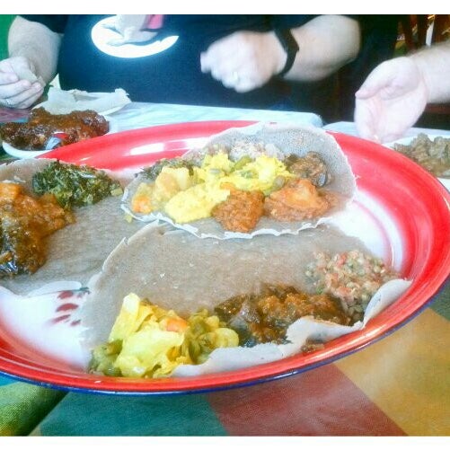 6/2/2013에 Katy T.님이 Aster&#39;s Ethiopian Restaurant에서 찍은 사진