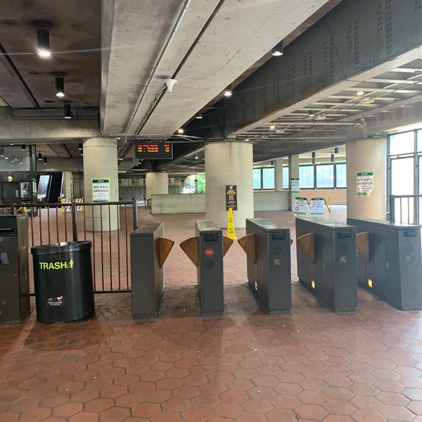 Photos at Fort Totten Metro Station Fort Totten 50 tips