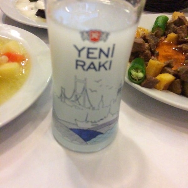 Das Foto wurde bei Zervan Restaurant &amp; Ocakbaşı von Bayxx F. am 1/30/2018 aufgenommen