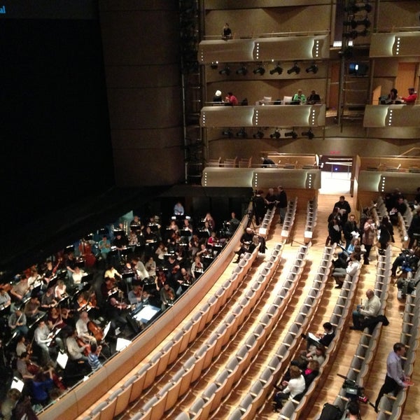 Canadian Opera Company Financial District 5 tips