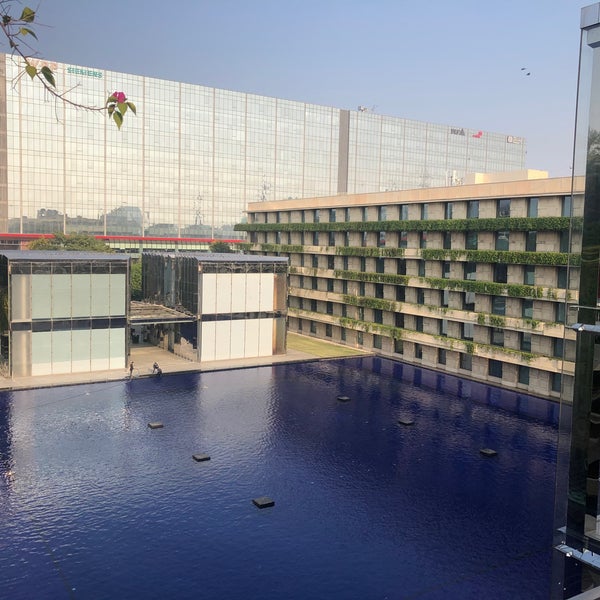 Mirror pool. Mirror pool