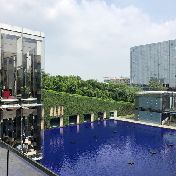 Mirror pool. Mirror pool