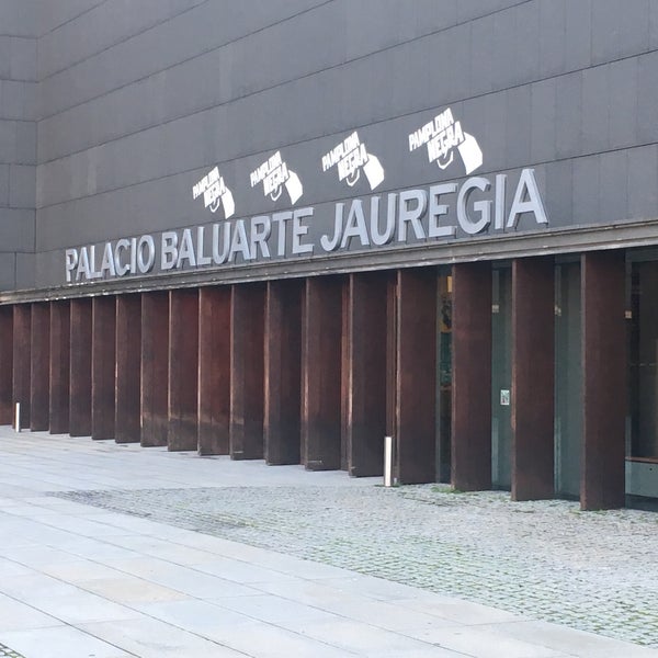 Foto scattata a Palacio de Congresos y Auditorio - Baluarte da Celes 🌙 il 1/18/2018