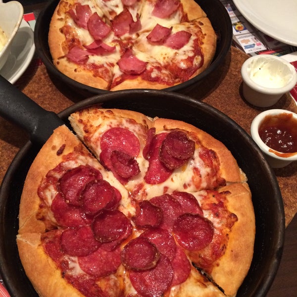 Photo taken at Pizza Hut by Benjay S. on 6/18/2015