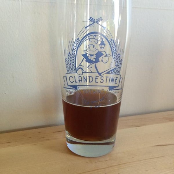 Das Foto wurde bei Clandestine Brewing von Andrew D. am 6/29/2014 aufgenommen
