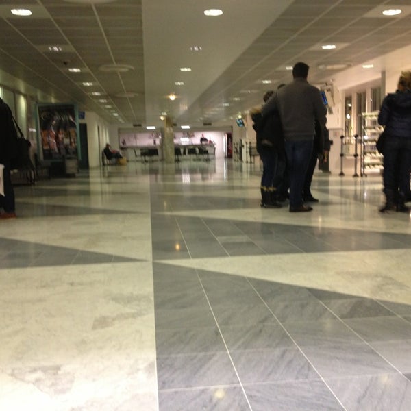 Мтс на балканской площади. Check in france. Klm royal dutch airlines klm royal dutch airlines бизнес класс. Стойки регистрации air france в аэропорту стамбула. Klm авиакомпания.