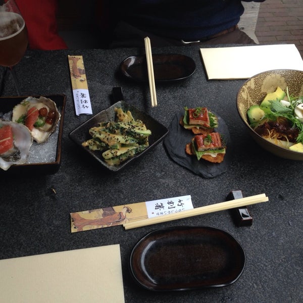 Снимок сделан в Mochi Restaurant пользователем Eunice K. 10/16/2014