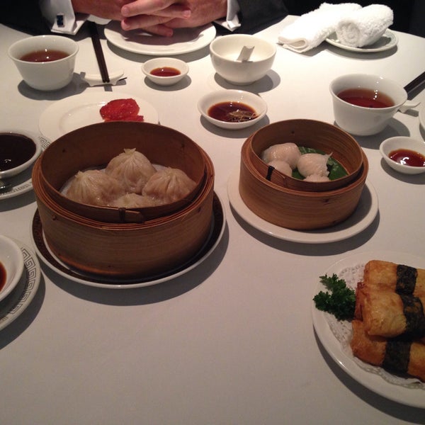 Снимок сделан в Min Jiang Chinese Restaurant пользователем Eunice K. 2/7/2015