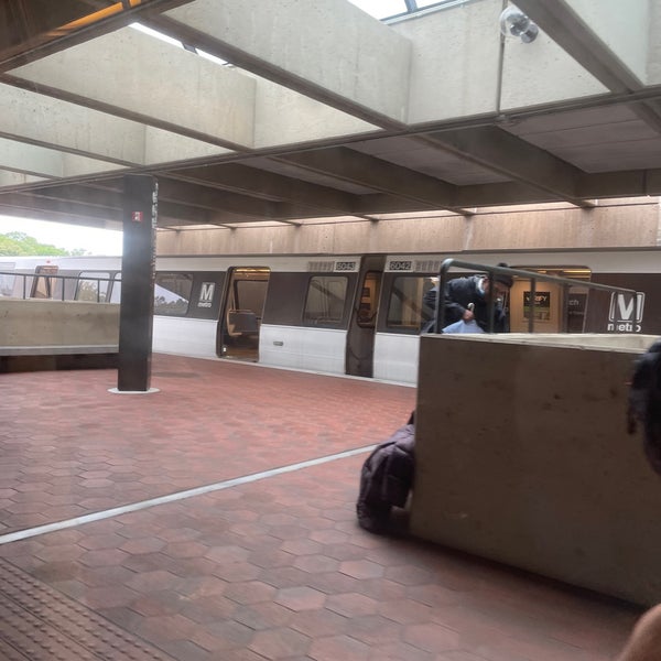 East Falls Church Metro Station Metro Station in Arlington