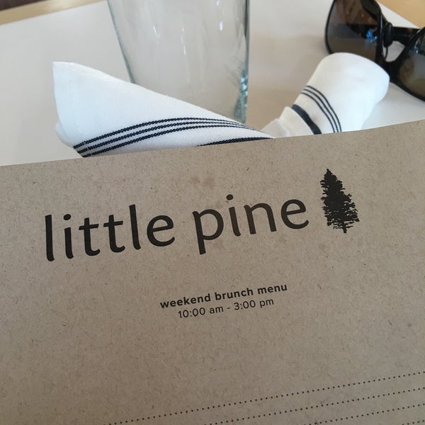 Снимок сделан в Little Pine Restaurant пользователем D N. 12/20/2015