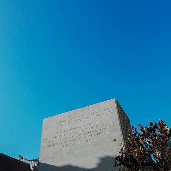 Photo taken at Mémorial de la Shoah by Dédé L. on 12/4/2016
