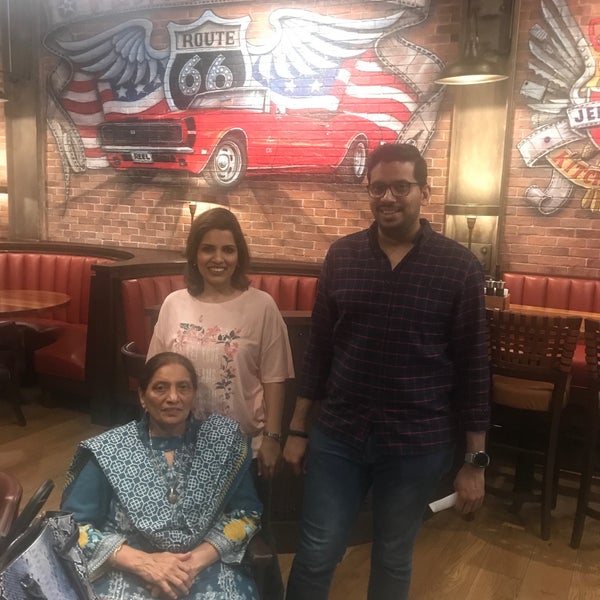 Guy Fieri’s Kitchen & Bar and Dinein Cinema by Reel Cinemas دبي, دبي