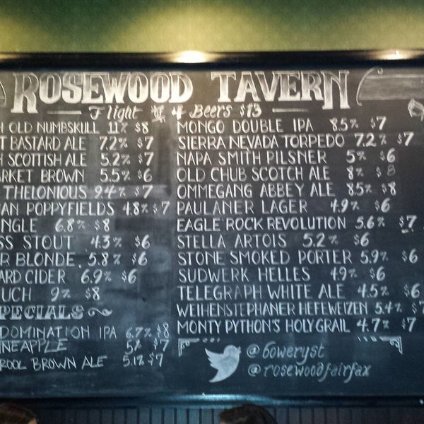 รูปภาพถ่ายที่ Rosewood Tavern โดย Anthony P. เมื่อ 11/27/2014