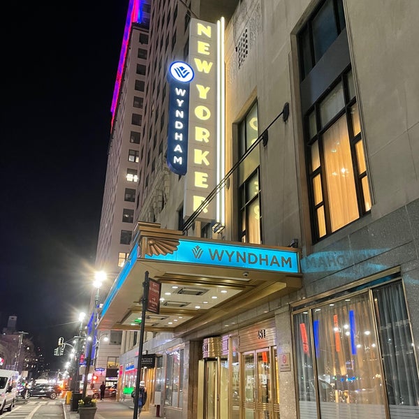 Foto scattata a Wyndham New Yorker da Gabe R. il 3/30/2021