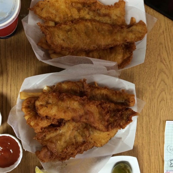 6/20/2014에 Gabe R.님이 Harbor Fish and Chips에서 찍은 사진
