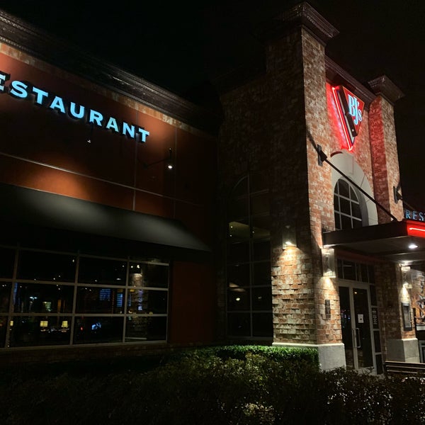Photo taken at BJ&#39;s Restaurant &amp; Brewhouse by Gabe R. on 2/22/2019