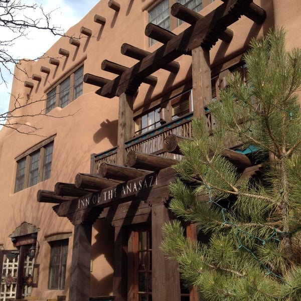 Photo taken at Rosewood Inn of the Anasazi by Barry on 4/5/2014