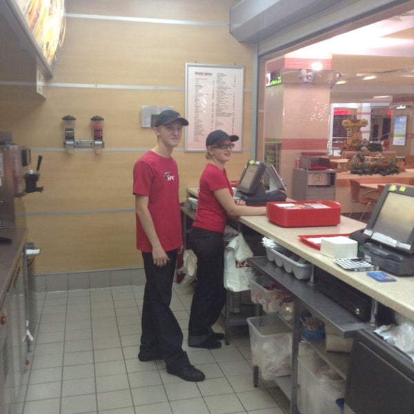6/20/2014에 Ivan S.님이 KFC에서 찍은 사진