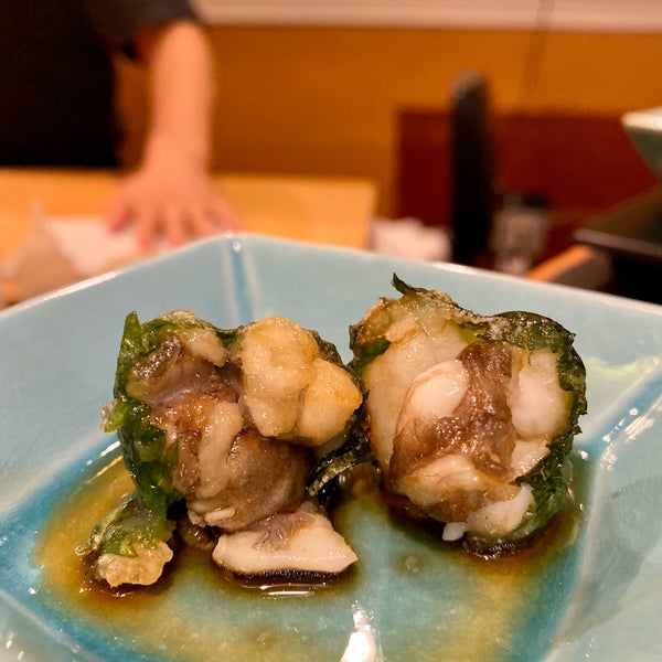 Photo prise au Tanoshi Sushi par Suzy T. le10/31/2019