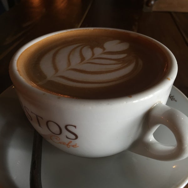 3/24/2016 tarihinde Willo G.ziyaretçi tarafından Gustos Coffee Co.'de çekilen fotoğraf