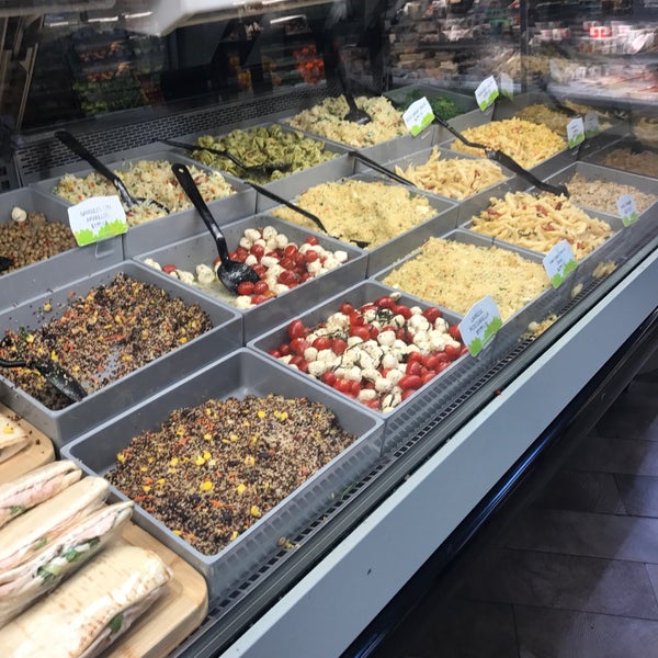 La Hacienda Meat Center Ave. Jesús de Piñero 1905