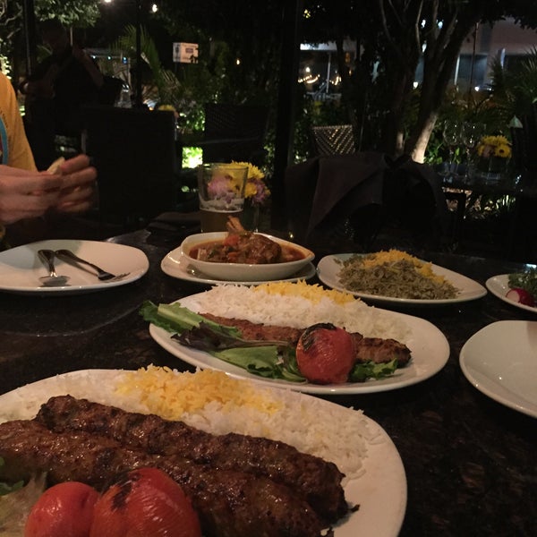 Das Foto wurde bei Sufi&#39;s Restaurant von Yifei L. am 6/1/2015 aufgenommen